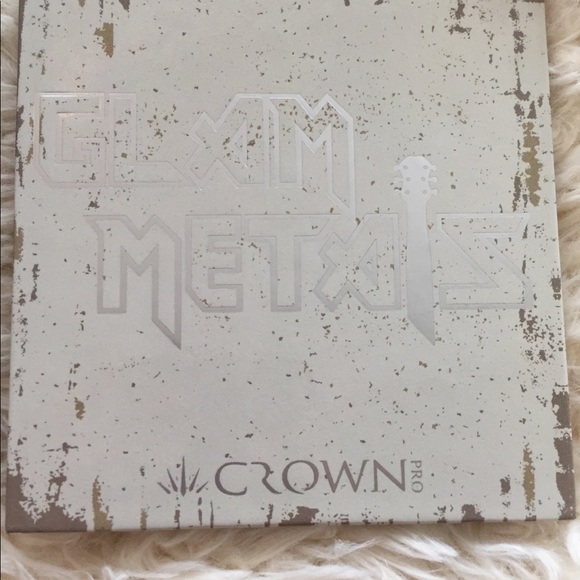 Glam Metals Palette, Benefit, & Smashbox Bundle - Picture 4 of 8